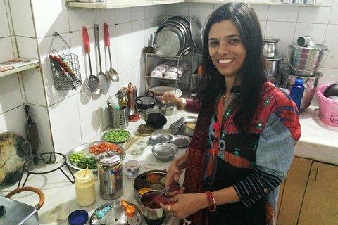 Jaipur Market Tour & Vegetarian Rajasthani Home Cooking Class