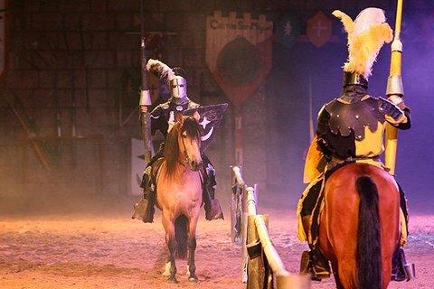 Medieval Show and Dinner at Castillo San Miguel with Transfer