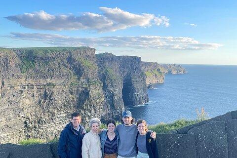 Dublin: Cliffs of Moher private day tour-Top Ranked guide Éamonn