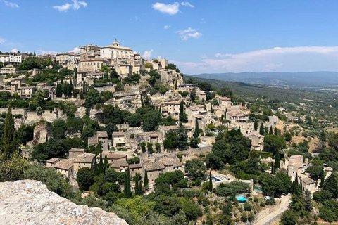 Villages perched in the Luberon, Gordes and lavenders on a private day