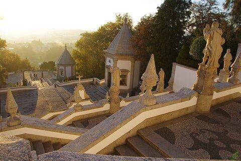 Porto: Guimaraes & Braga Small Group Tour with Lunch and Tickets