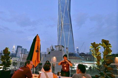 KL Chinatown street food, sunset, nightcap& nightlife